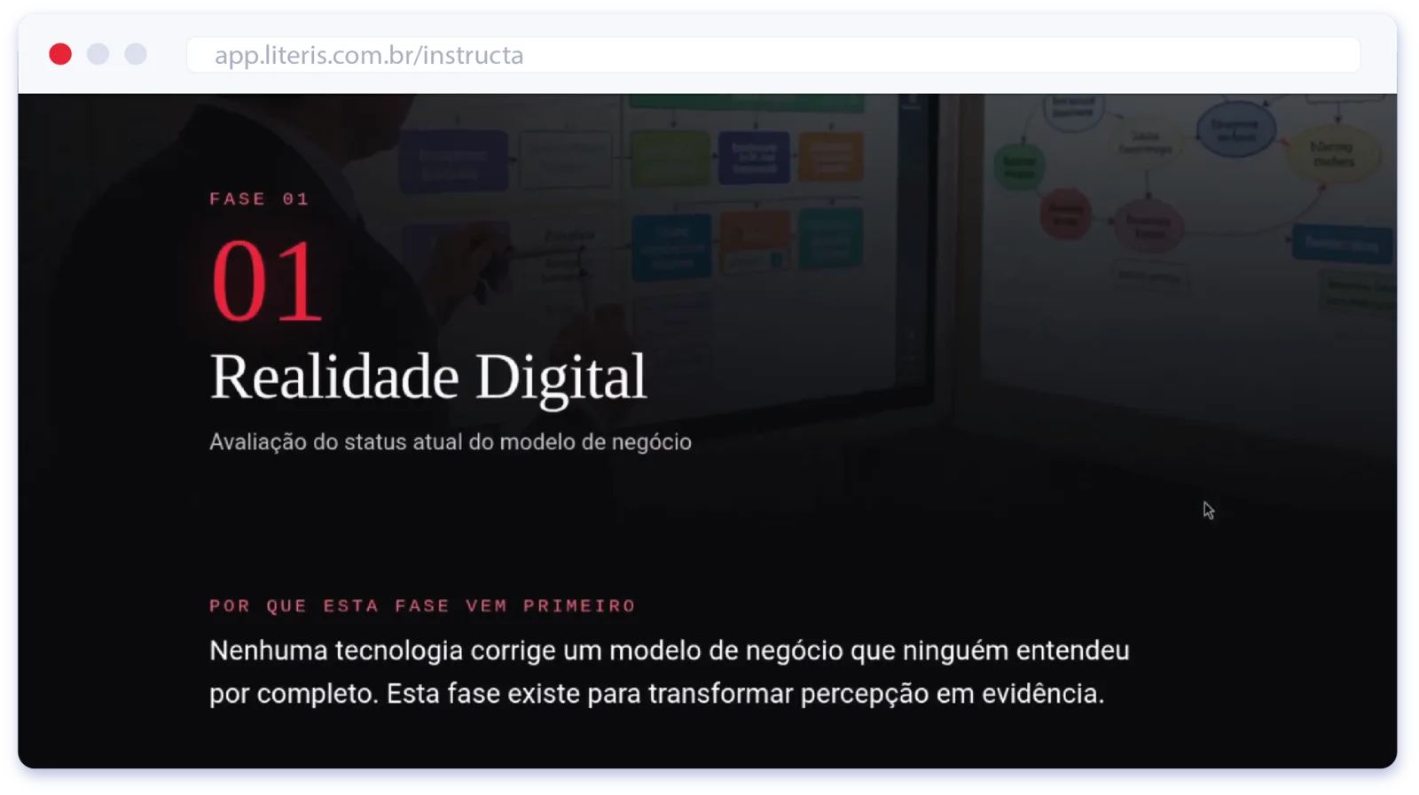 Exemplo de treinamento em página única: capa escura do módulo Realidade Digital, aberta no navegador.